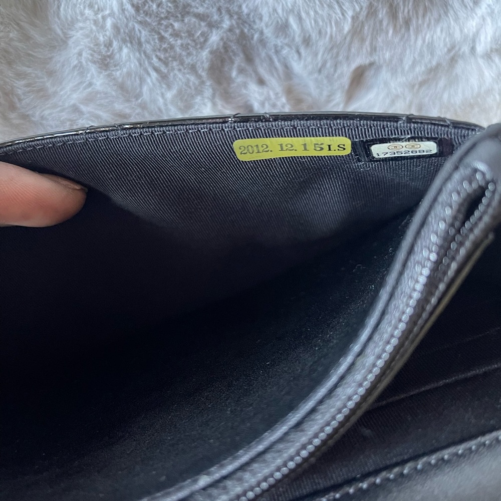 Authentic Chanel Classic Wallet On Chain - Picture 9 of 14